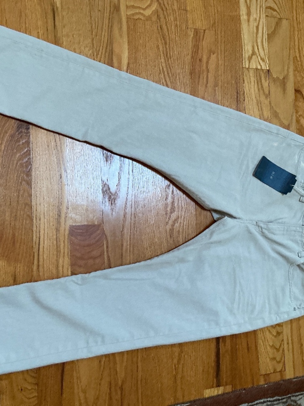 Men’s khaki polo jeans